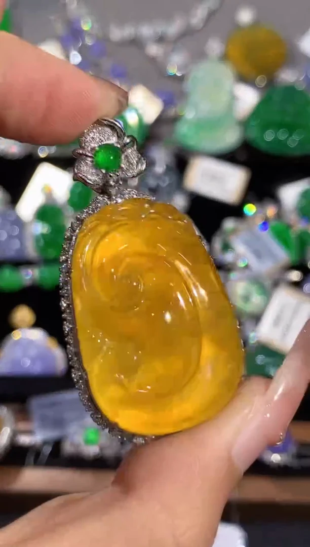 吊坠(不含链)18K金镶嵌翡翠多样性发其一