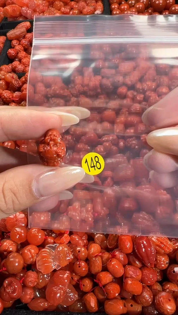 颈饰未镶嵌南红玛瑙1