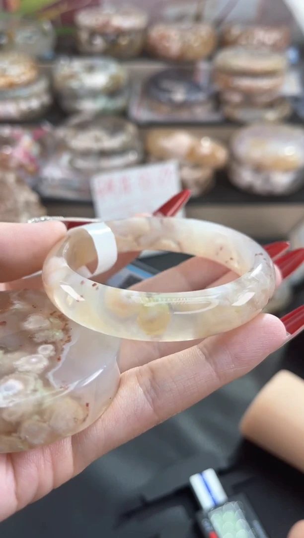 未镶嵌手镯石英质玉52
