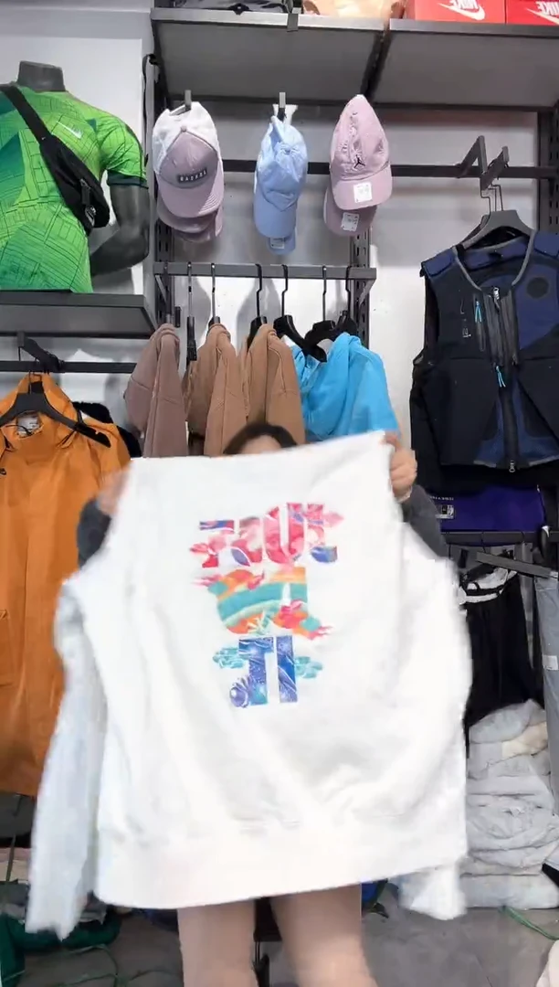 1407   编码 瑕疵款直播间过款为准 尺码  175