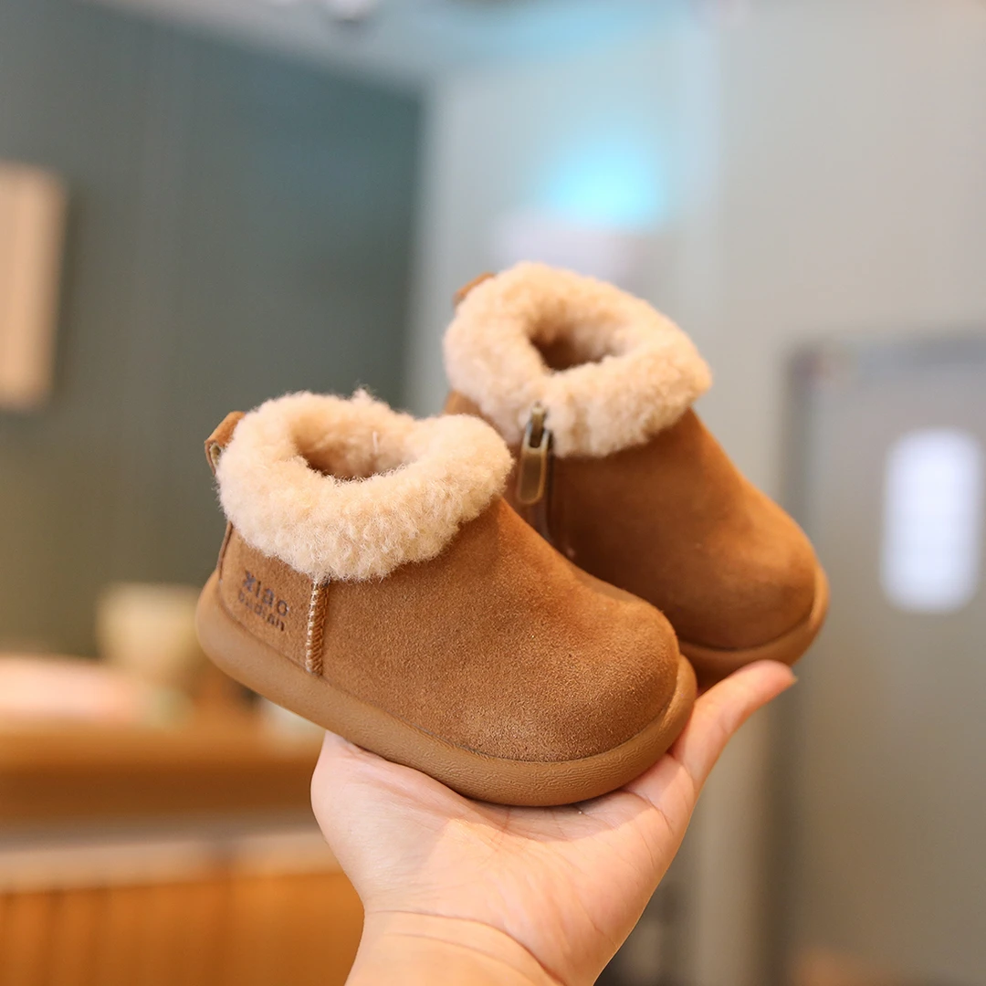 婴儿软底雪地靴女童鞋子宝宝加绒鞋冬季儿童棉鞋男童羊羔绒保暖鞋