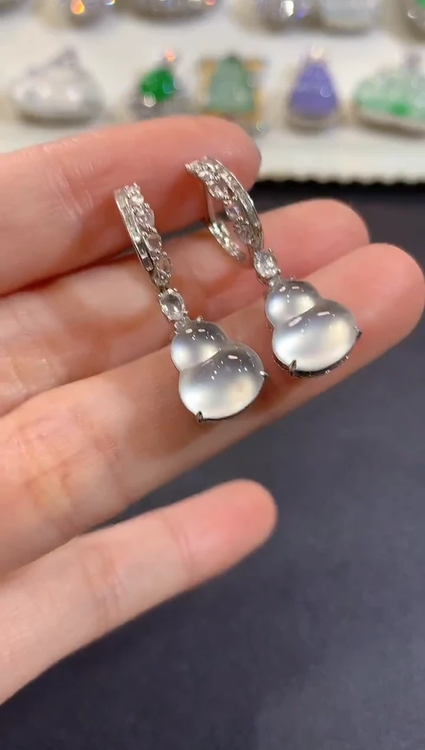 18K金镶嵌翡翠耳饰A34