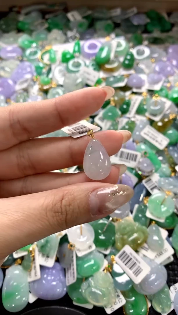 颈饰18K金镶嵌翡翠11111111