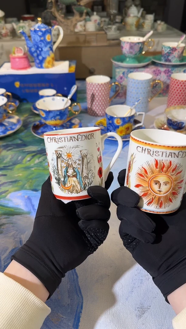 【闪购商品】瓷片骨瓷手绘描金 可进微波炉洗碗机送小汤勺