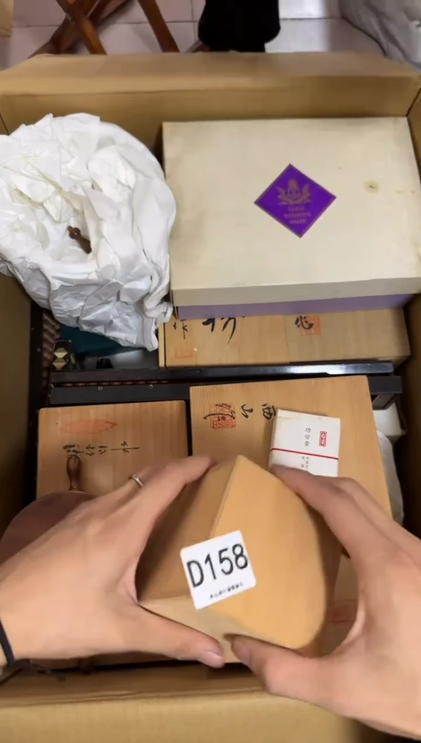 瓷片萬**騰158 中古商品，谨慎购买