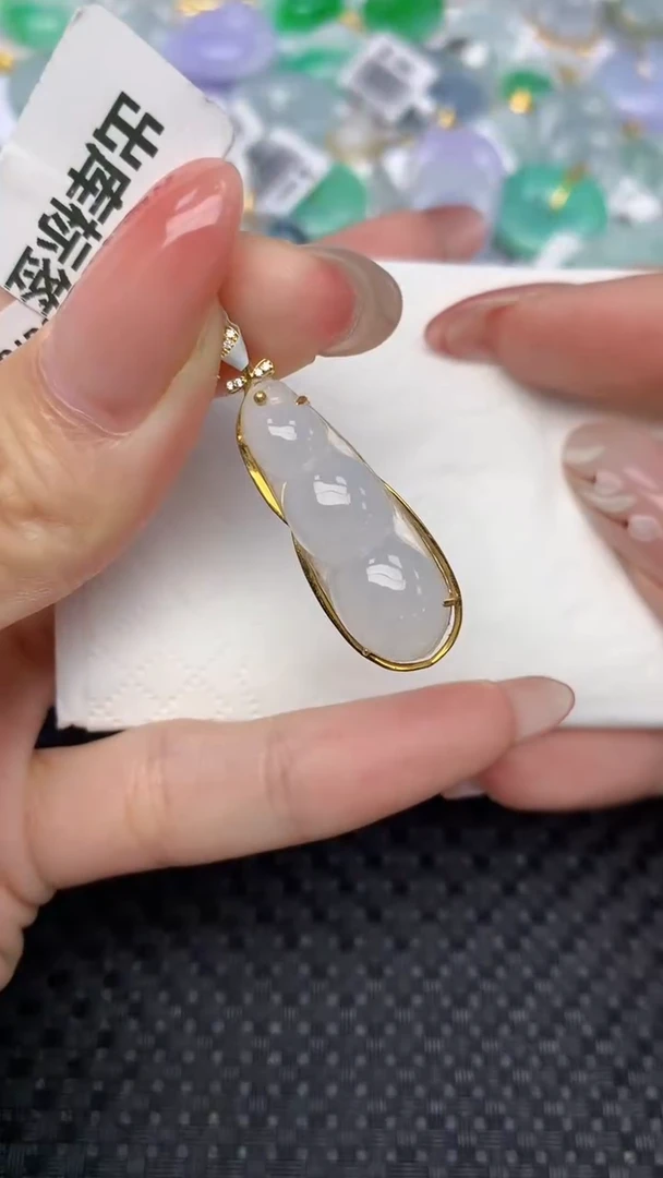 翡翠18K金镶嵌颈饰天然翡翠a货