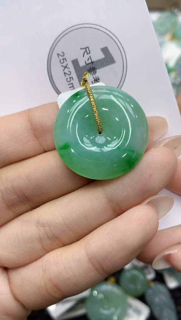 颈饰18K金镶嵌翡翠111111111111