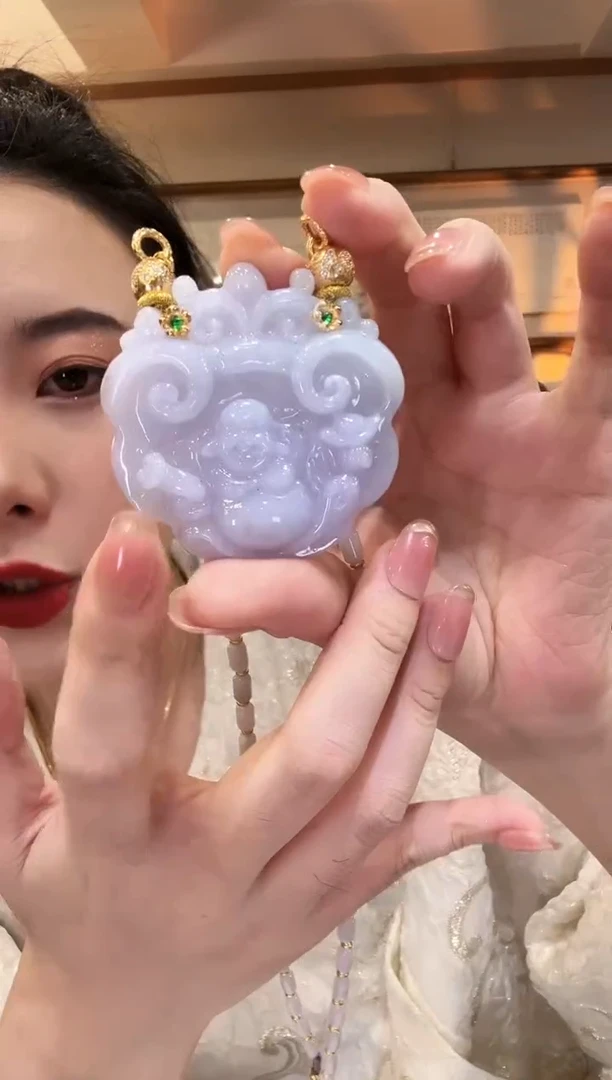 翡翠未镶嵌颈饰国风