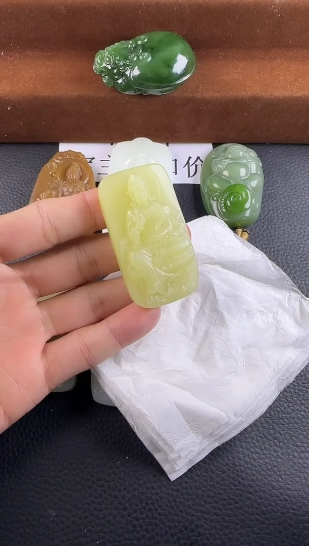 未镶嵌和田玉挂件和田玉挂件