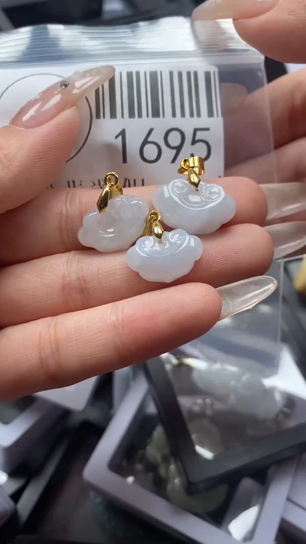 颈饰未镶嵌翡翠1695