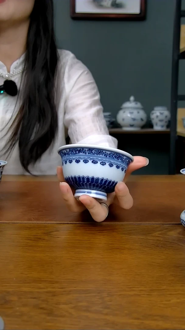 陶瓷内绘宝相压手杯（柴窑）