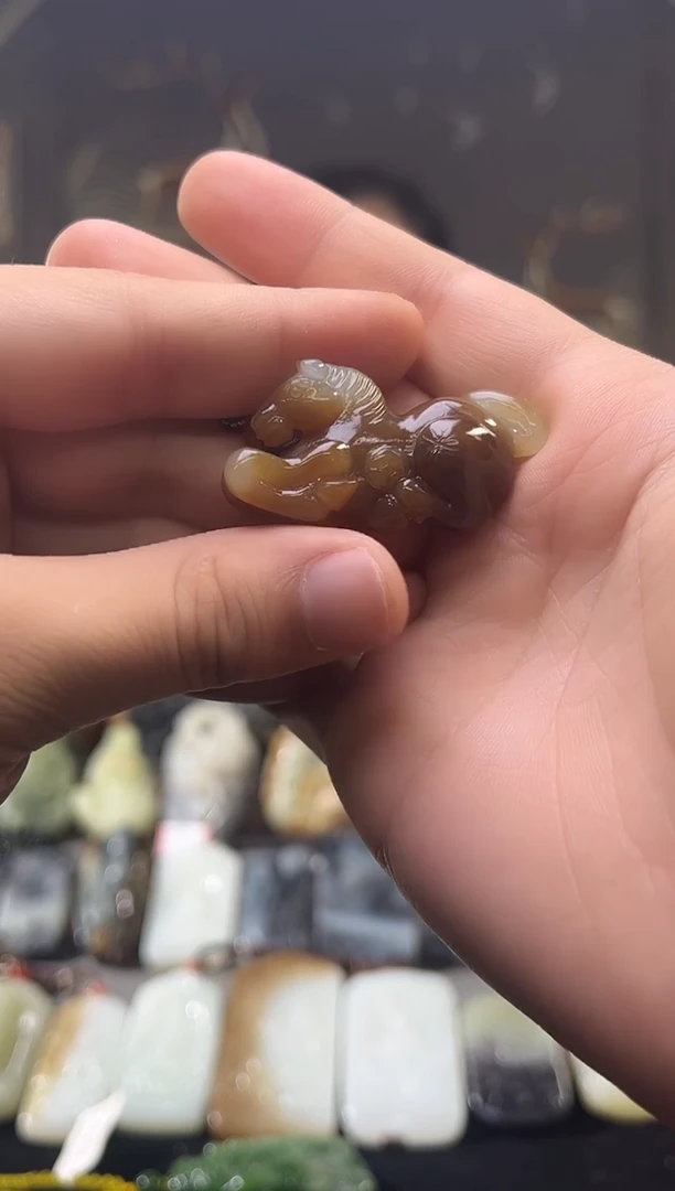 和田玉未镶嵌挂件吊坠