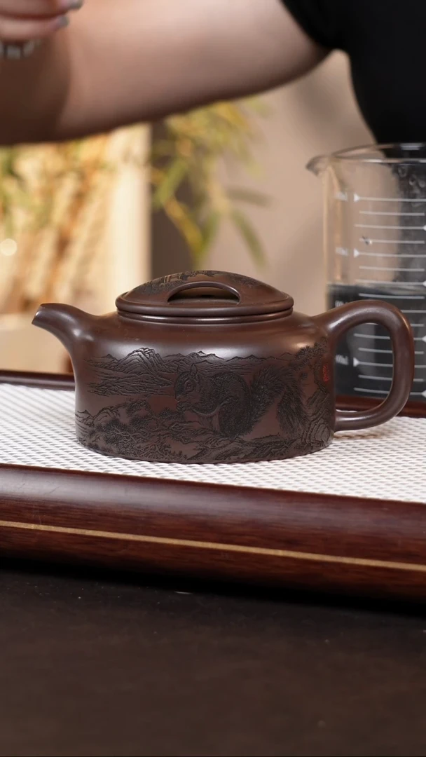 茶壶紫砂牛盖莲子