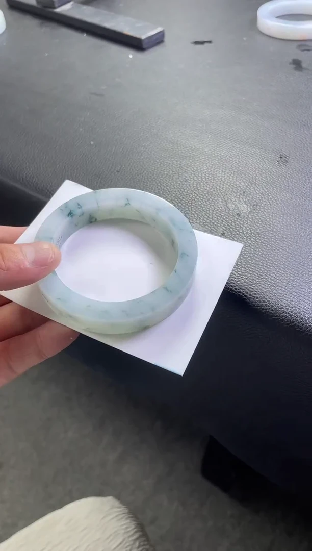 未镶嵌手镯定制翡翠手镯