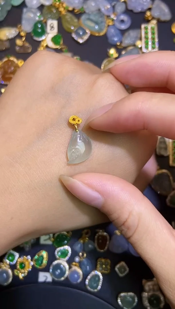 翡翠18K金镶嵌吊坠(不含链)天然A货翡翠