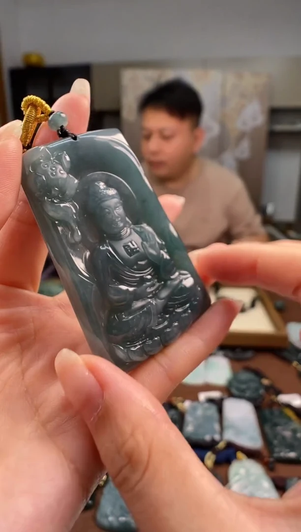 颈饰未镶嵌翡翠 多样性发其一