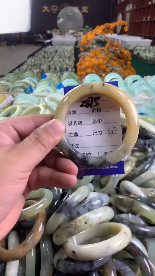 未镶嵌蛇纹石玉手镯2875