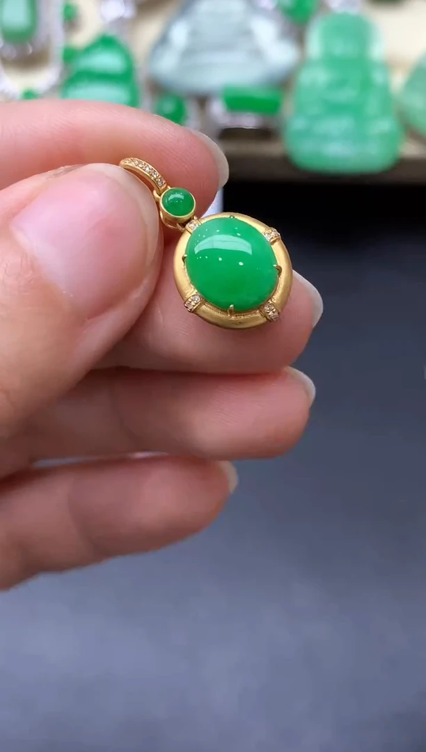 颈饰18K金镶嵌翡翠156-中国好珍宝