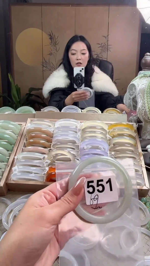 手镯玛瑙/玉髓未镶嵌551天山翠