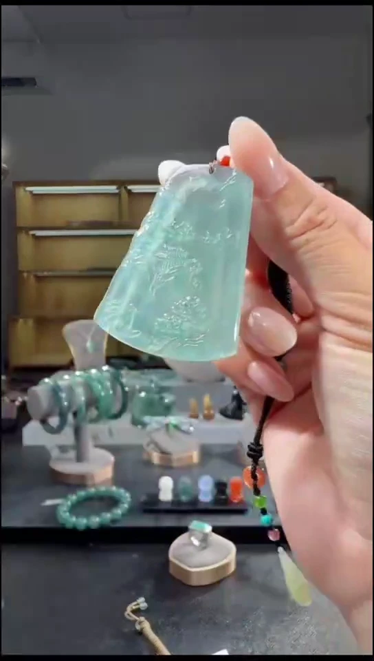 吊坠(不含链)未镶嵌翡翠山水牌
