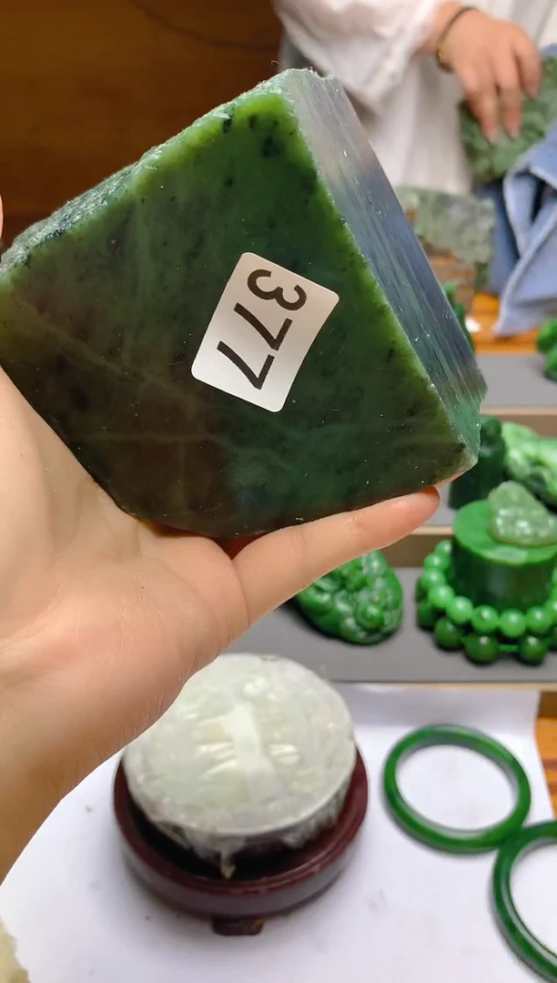 和田玉（碧玉）未镶嵌珠宝半成品1