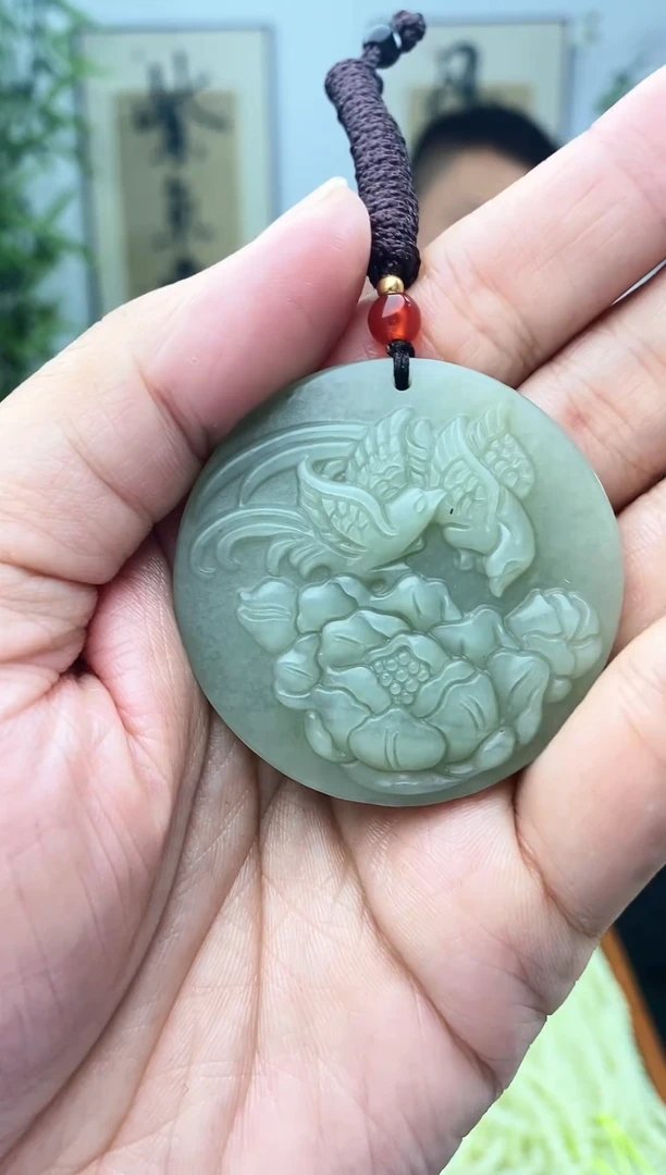 和田玉未镶嵌颈饰1