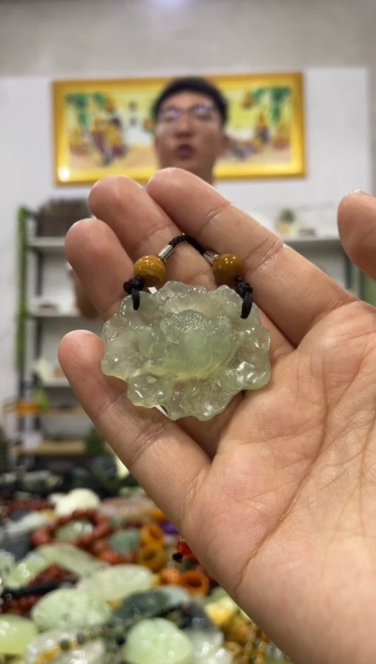 未镶嵌岫玉吊坠