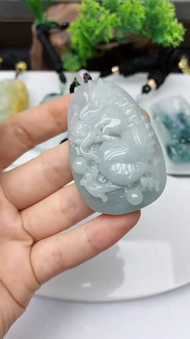 【闪购商品】翡翠颈饰未镶嵌