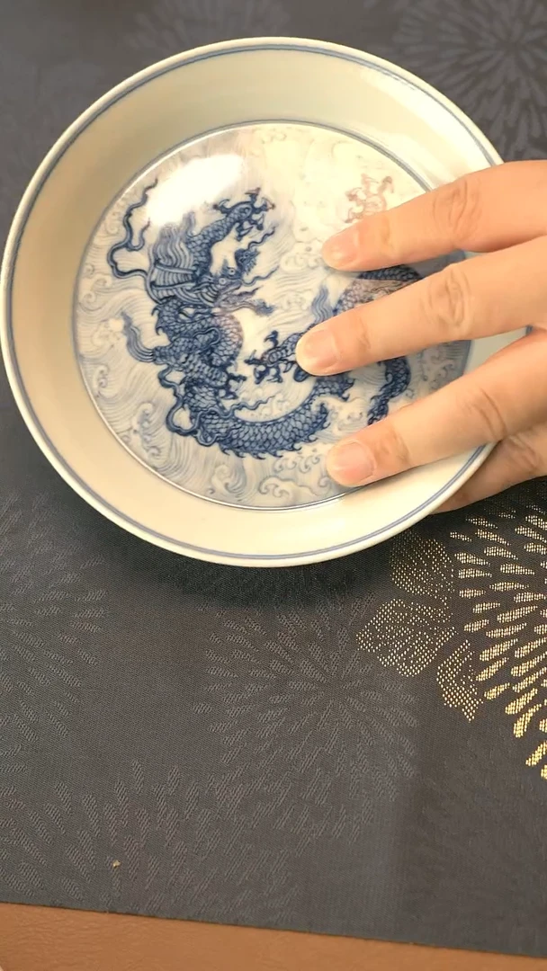 仿明青花淡海水深龙纹壶承