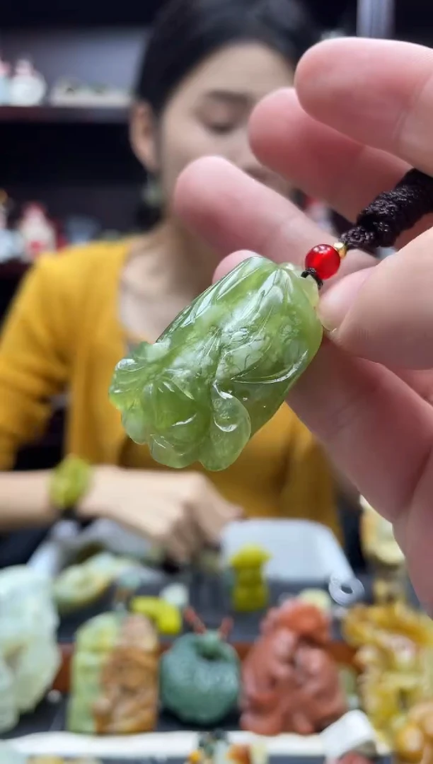 未镶嵌岫玉吊坠·