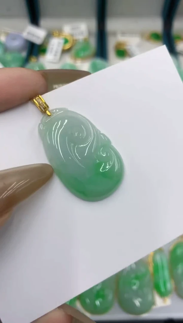 颈饰18K金镶嵌翡翠11111