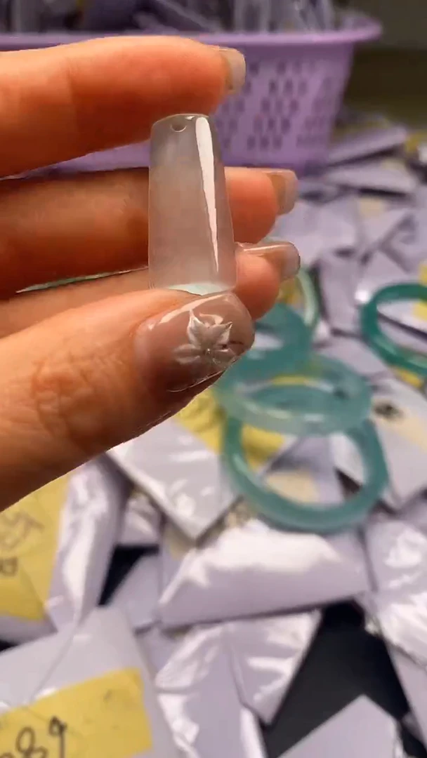 翡翠未镶嵌颈饰所见即所得（一物一拍）-