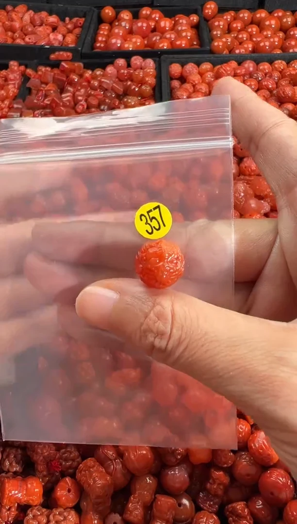 颈饰未镶嵌南红玛瑙1