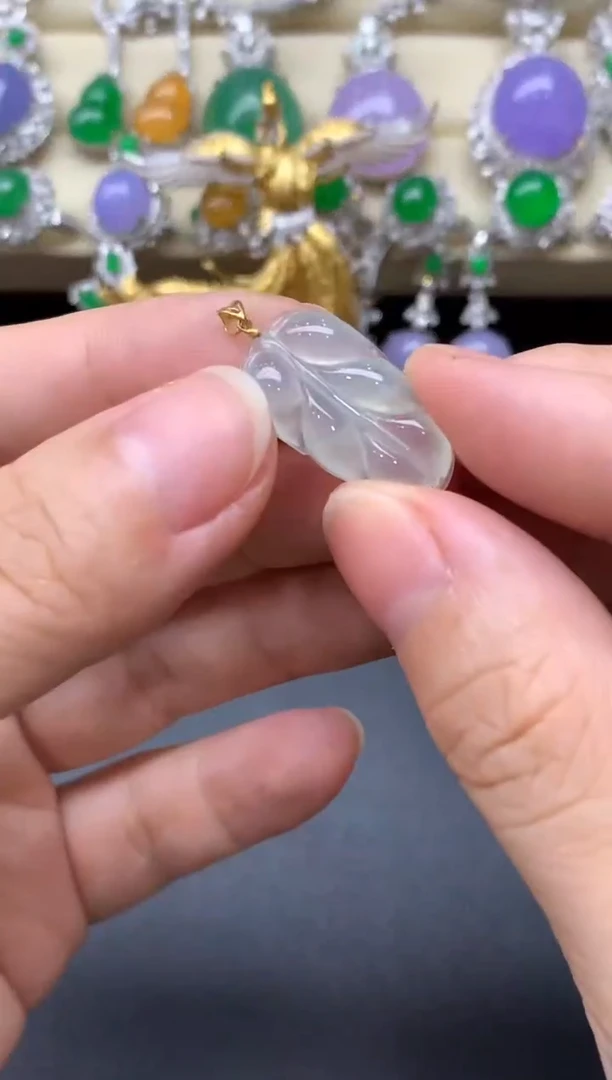 翡翠18K金镶嵌颈饰35-中国好珍宝