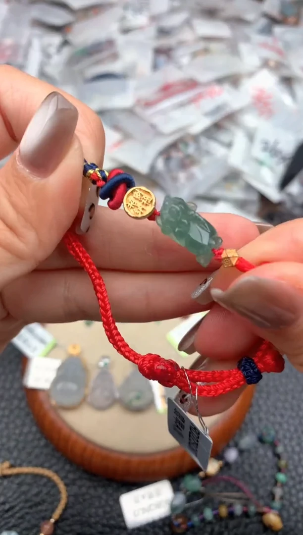 未镶嵌挂件翡翠—