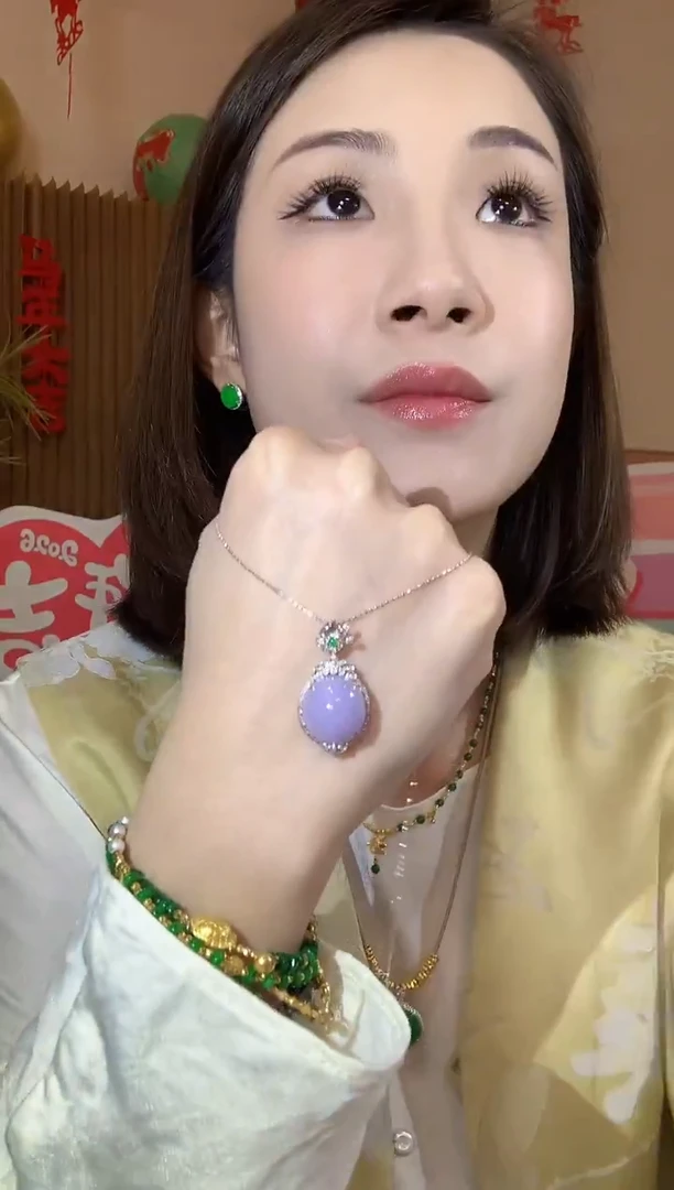 吊坠(不含链)18K金镶嵌翡翠A10 多样性发货一件