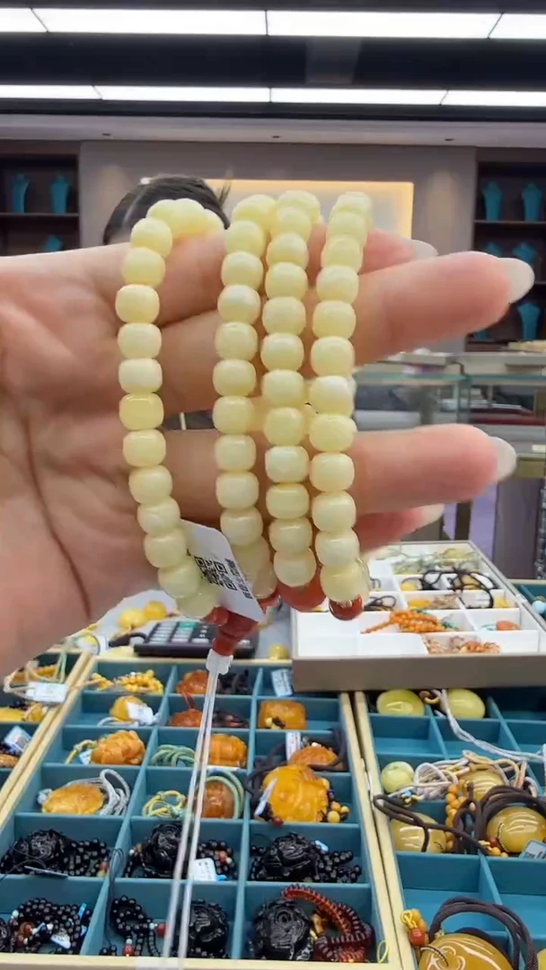 琥珀颈饰未镶嵌193秒拍号 假一罚三