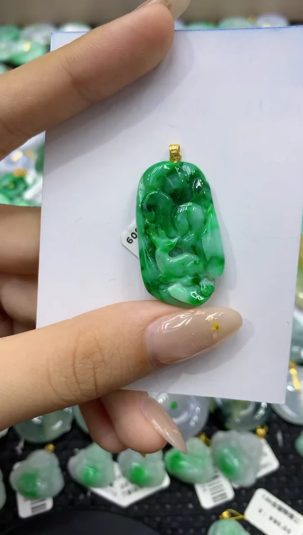 颈饰18K金镶嵌翡翠天然缅甸翡翠A货