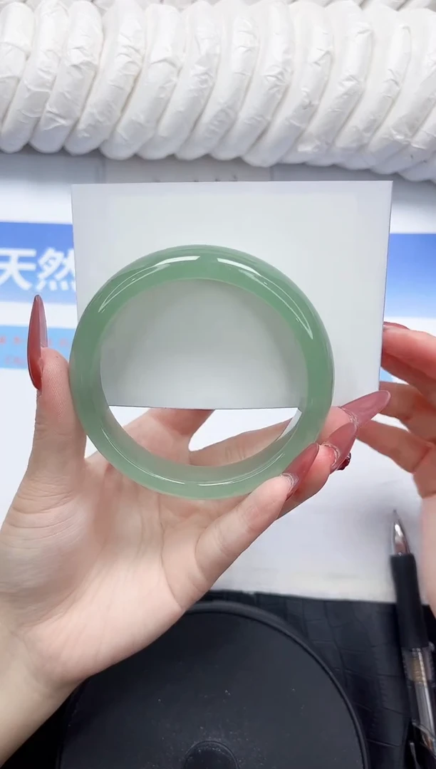 石英质玉手镯未镶嵌116-60