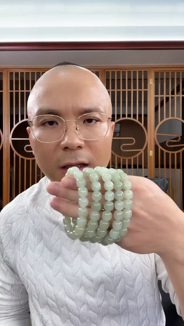 未镶嵌手串和田玉卡10新疆于田青底 老型 多样性发一