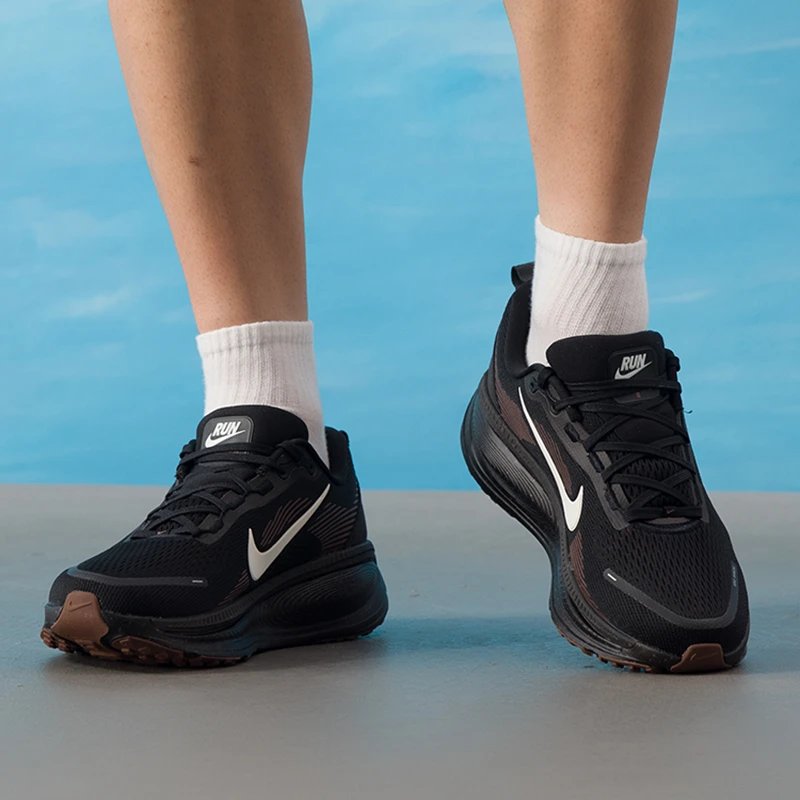 NIKE耐克官网男鞋2025新款VOMERO  18休闲低帮透气时尚运动跑步鞋