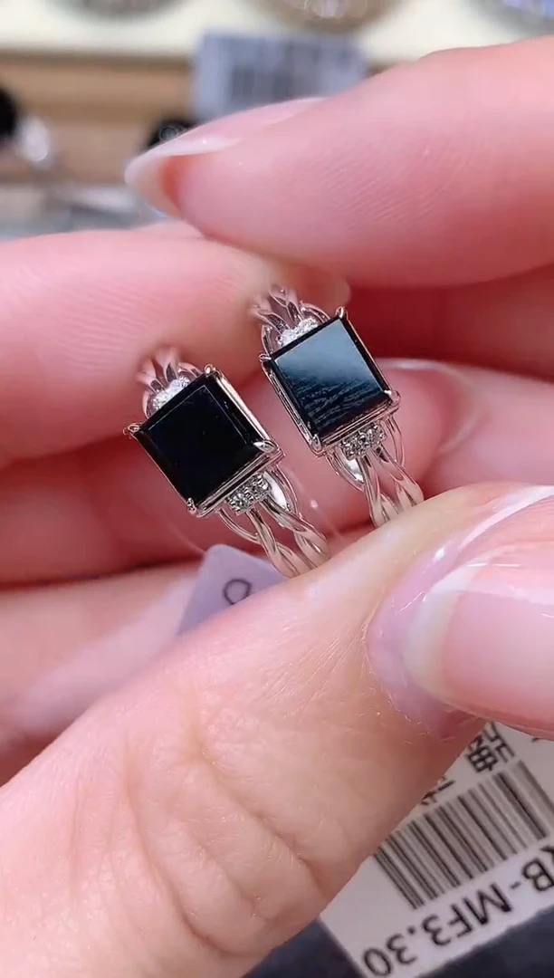 18K金镶嵌戒指翡翠D23 多样性发一件