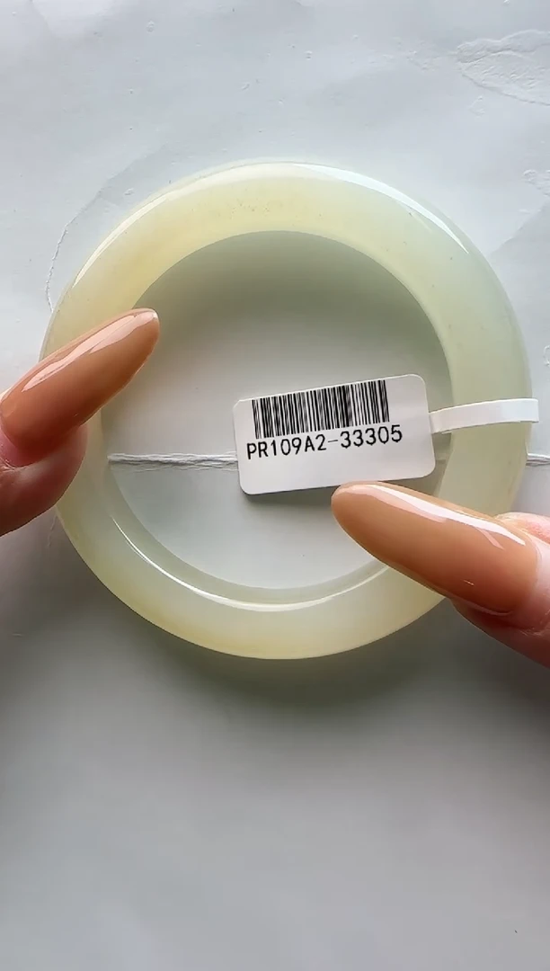 【闪购商品】和田玉手镯未镶嵌55