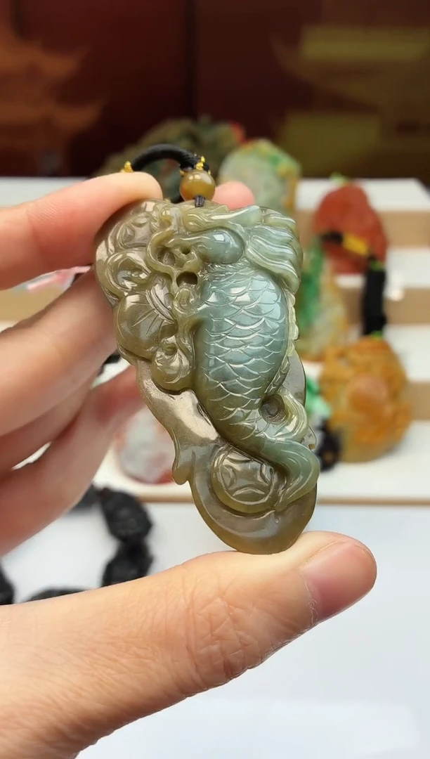 颈饰未镶嵌翡翠牌子