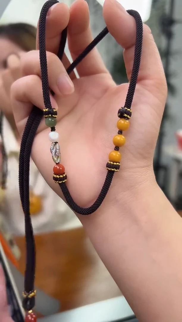 未镶嵌蜜蜡裸石蜜蜡配绳多样性发一条