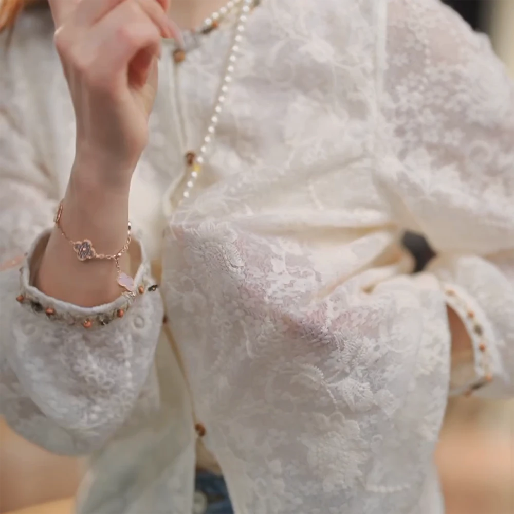 【溜肩救星】2025春装新款法式圆领单排扣蕾丝上衣重工复古