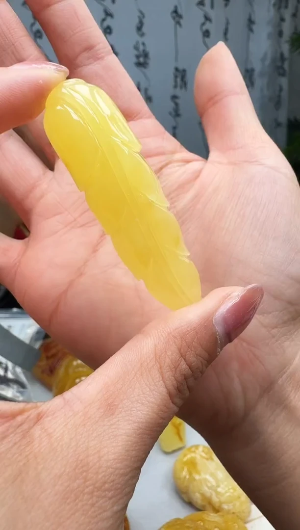 【闪购商品】琥珀裸石未镶嵌挂坠