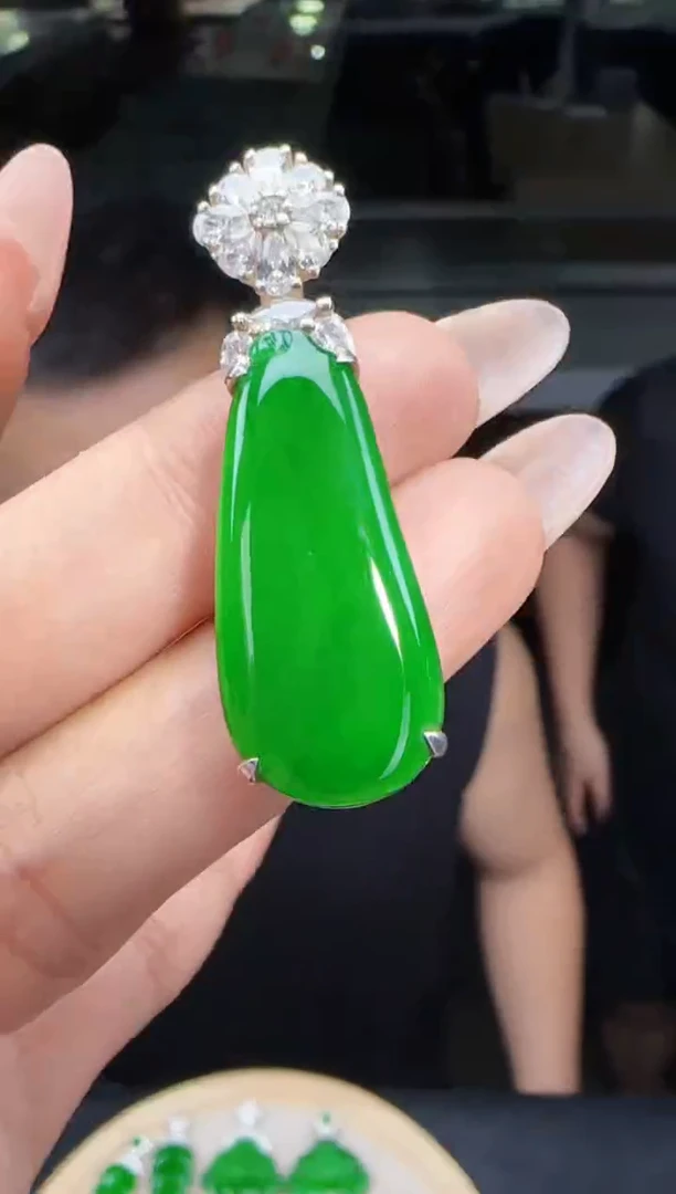 未镶嵌定制翡翠翡翠吊坠114