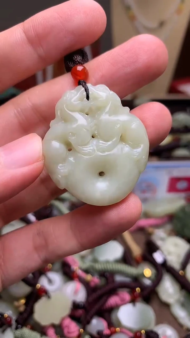 颈饰未镶嵌和田玉1