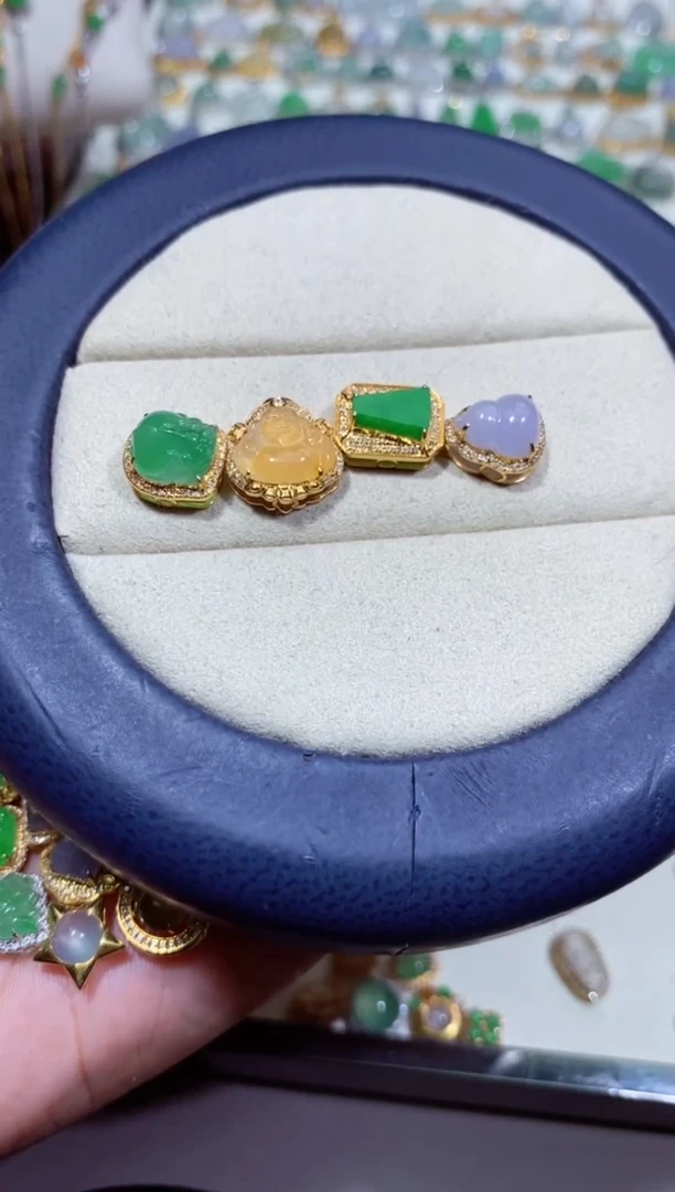 颈饰18K金镶嵌翡翠双****411111111